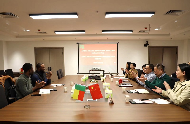 AFRICA NEGOCE INDUSTRIES總經(jīng)理M.Ayman DO REGO一行到湖南糧油進出口集團考察交流